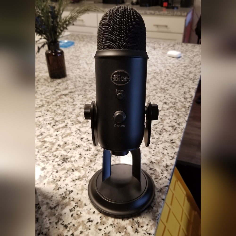 COPY - Blue Yeti microphone